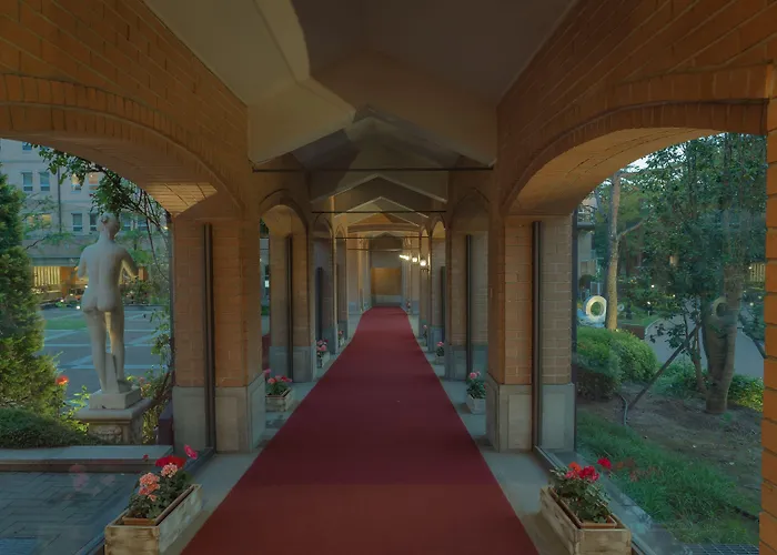 Hotel Mayfield